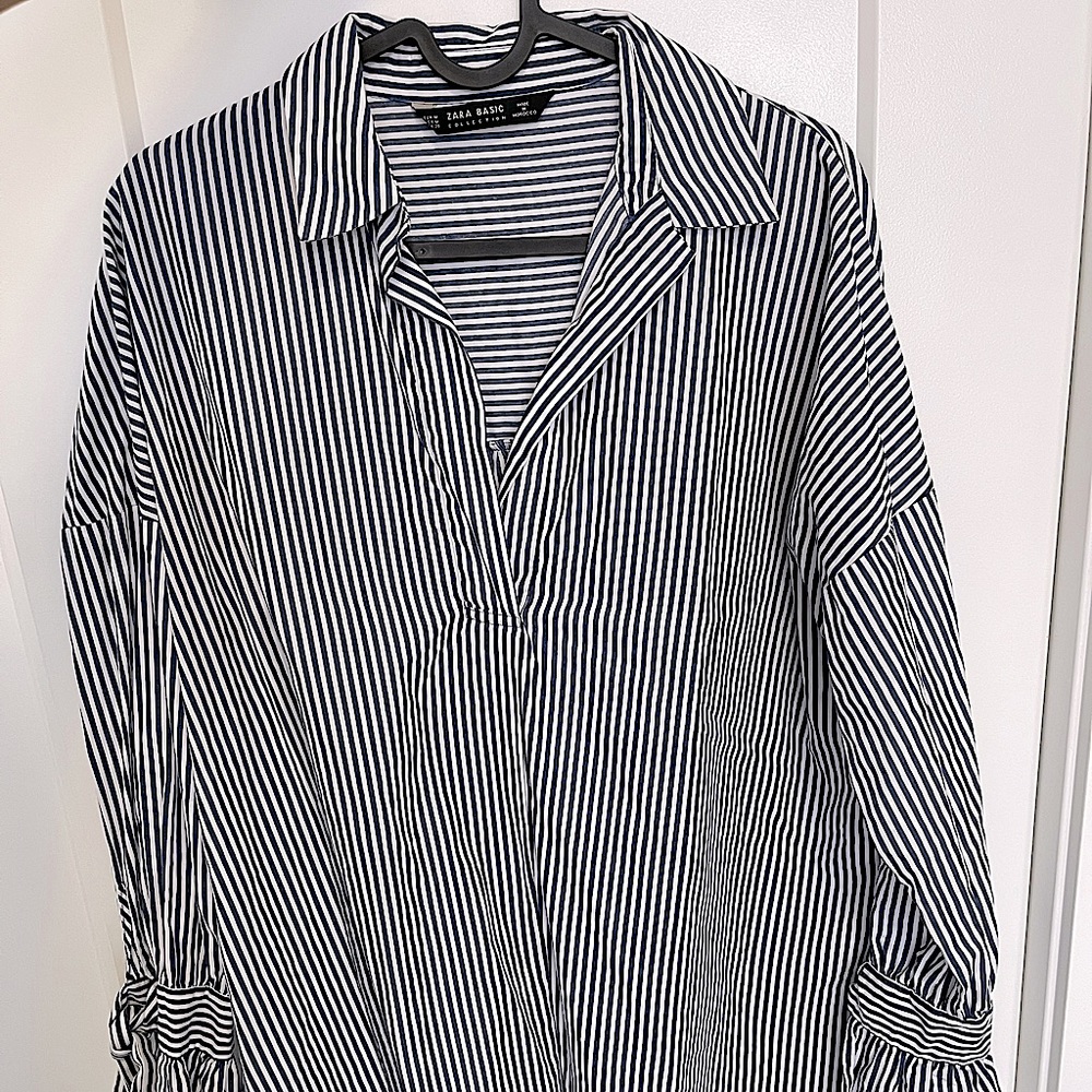 4𝒇𝒐𝒓$50 ZARA Basic Collar blue striped shirt sizeM